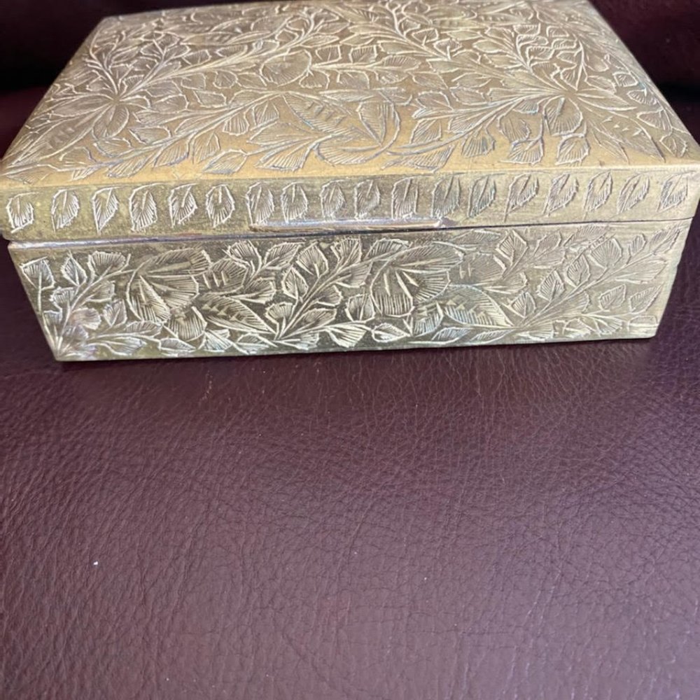 VINTAGE BRASS TRINKET BOX